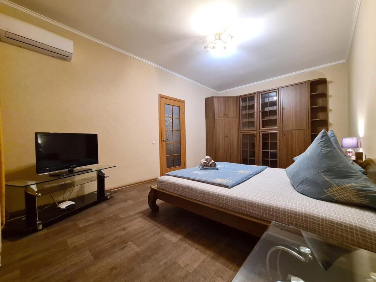 1-Room Luxury Apartment On Sobornyi Avenue 170-V, By Grandhome Zaporizhia Exteriér fotografie