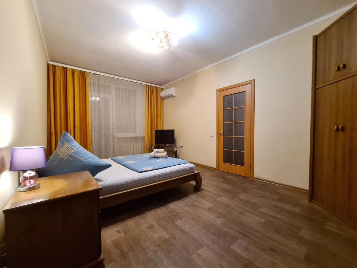 1-Room Luxury Apartment On Sobornyi Avenue 170-V, By Grandhome Zaporizhia Exteriér fotografie